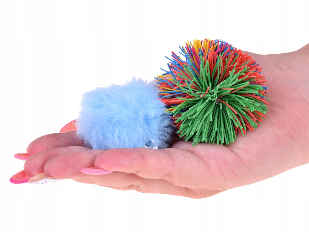 Zestaw zawiera: rakietki i piłeczki