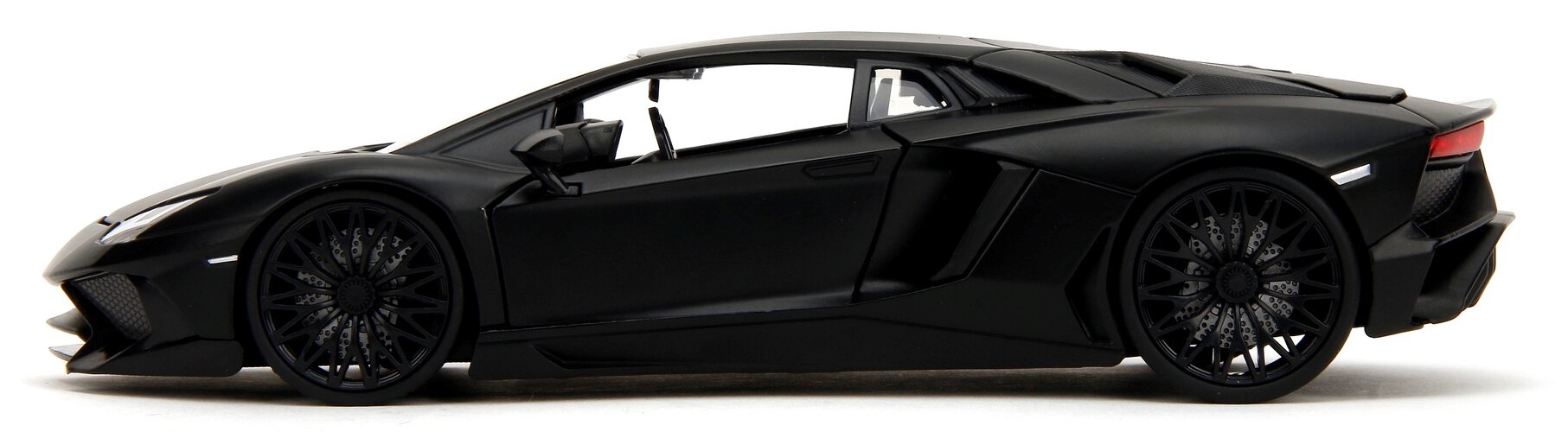 Model diecast 1:24 – Wysoka jakość wykonania i szczegółowość