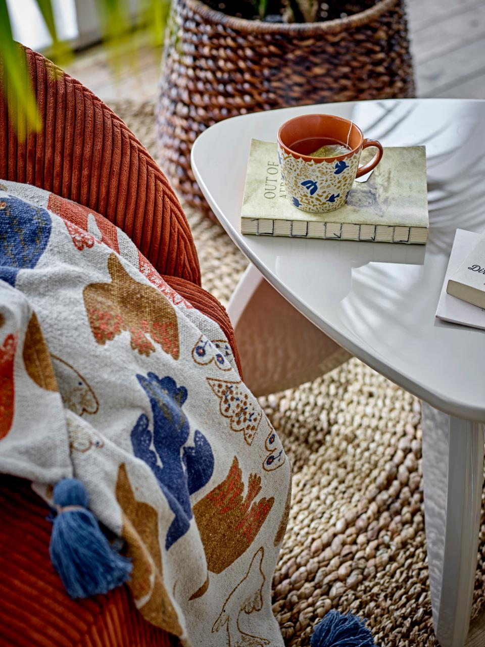 Unikalny design z motywem roślinnym i ptasim