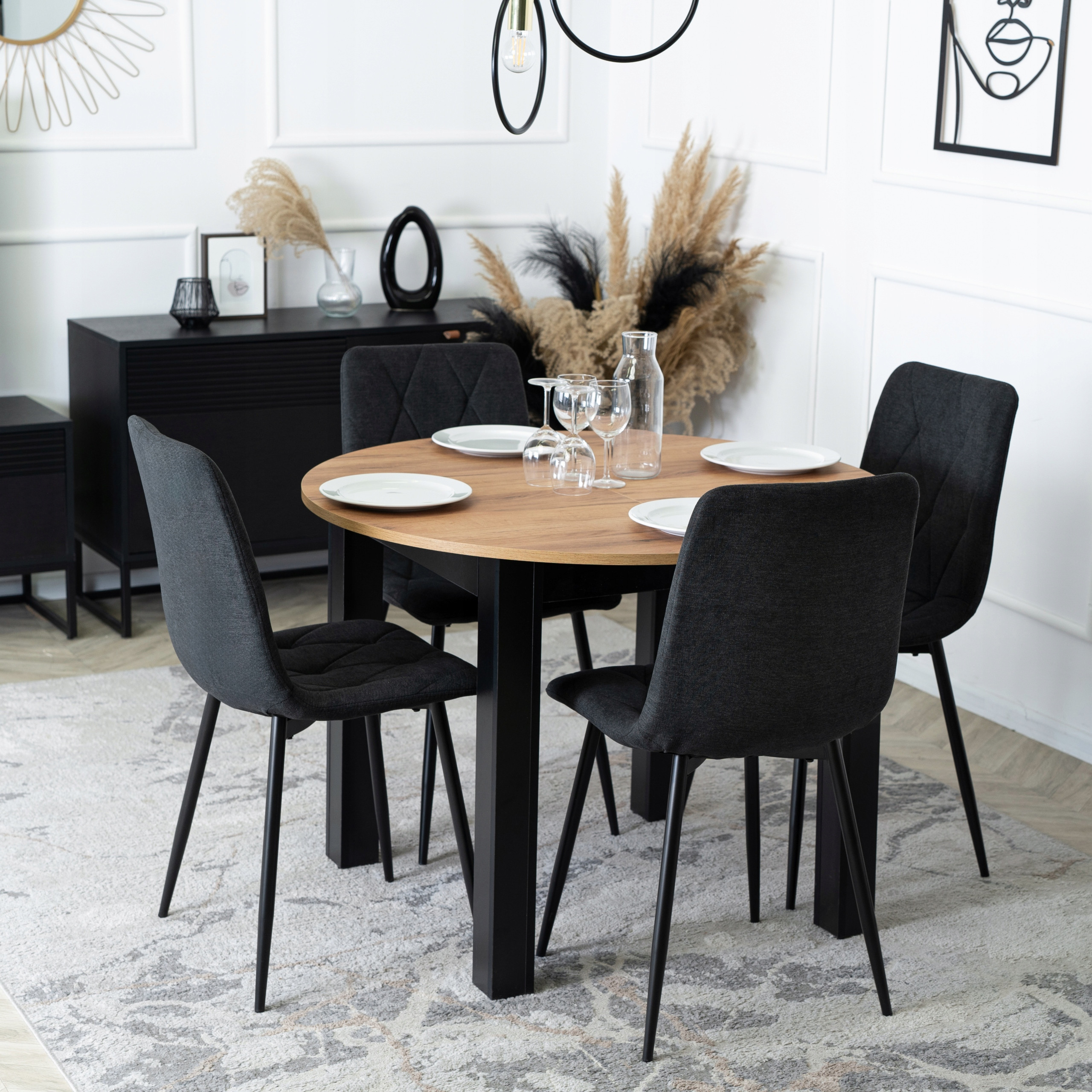 Wymiary i specyfikacja stołu oraz krzeseł