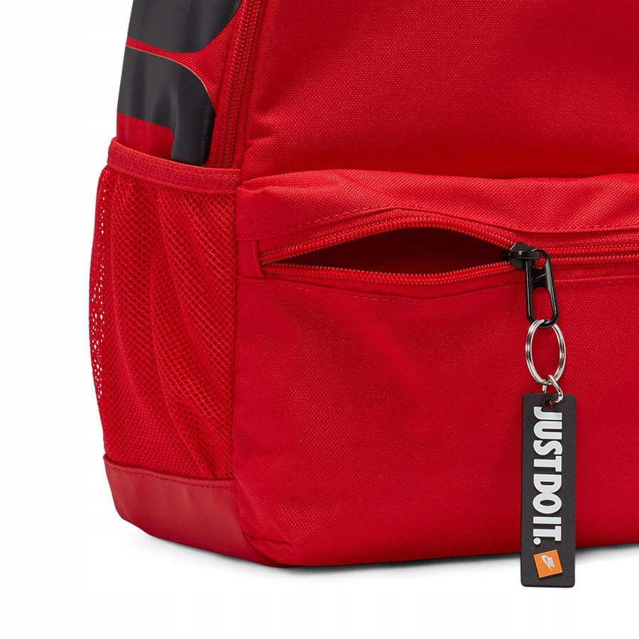 Praktyczne kieszonki i regulowane ramiona