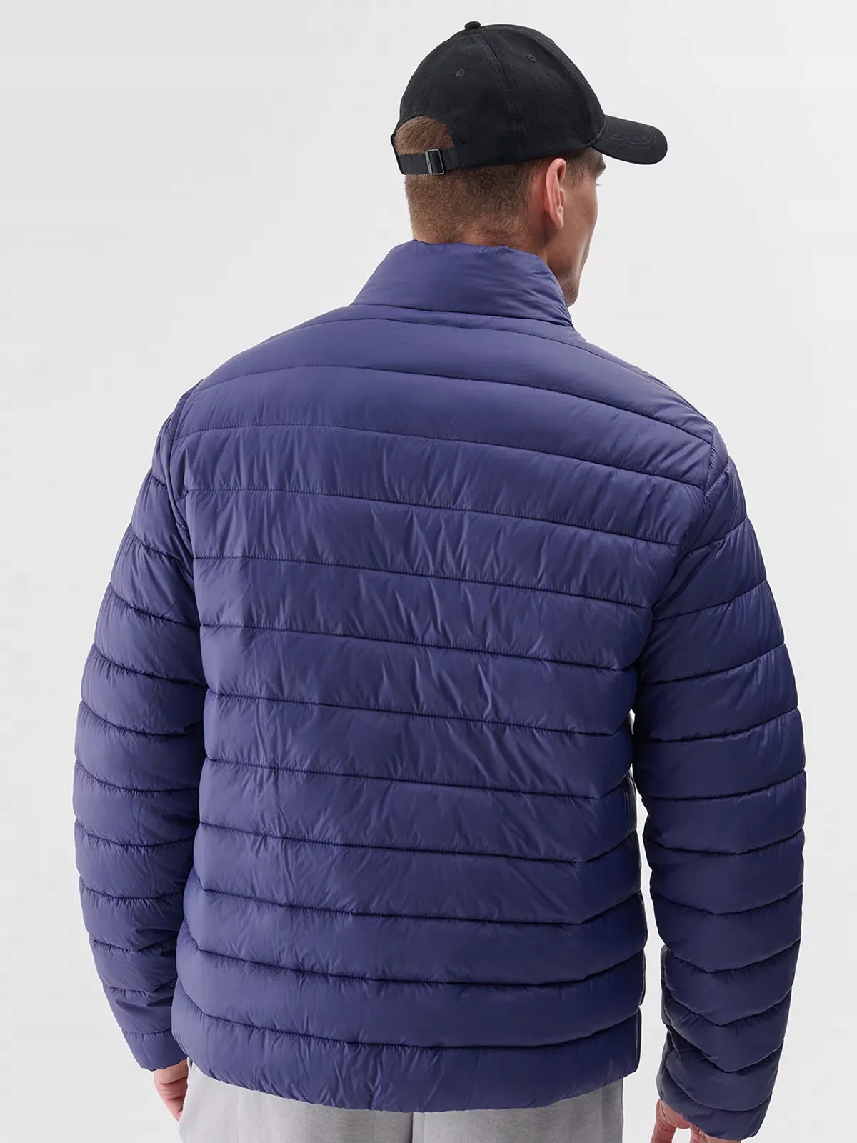 Praktyczne kieszenie na drobiazgi i ogrzewanie rąk