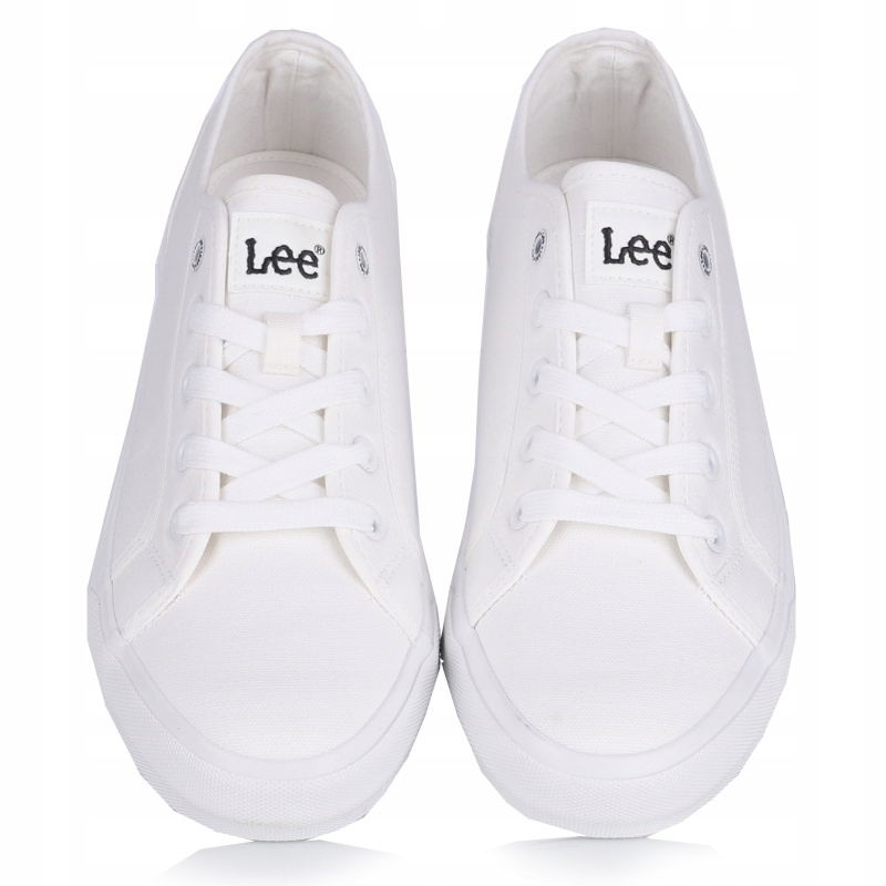 Lekka konstrukcja i tekstylne wnętrze