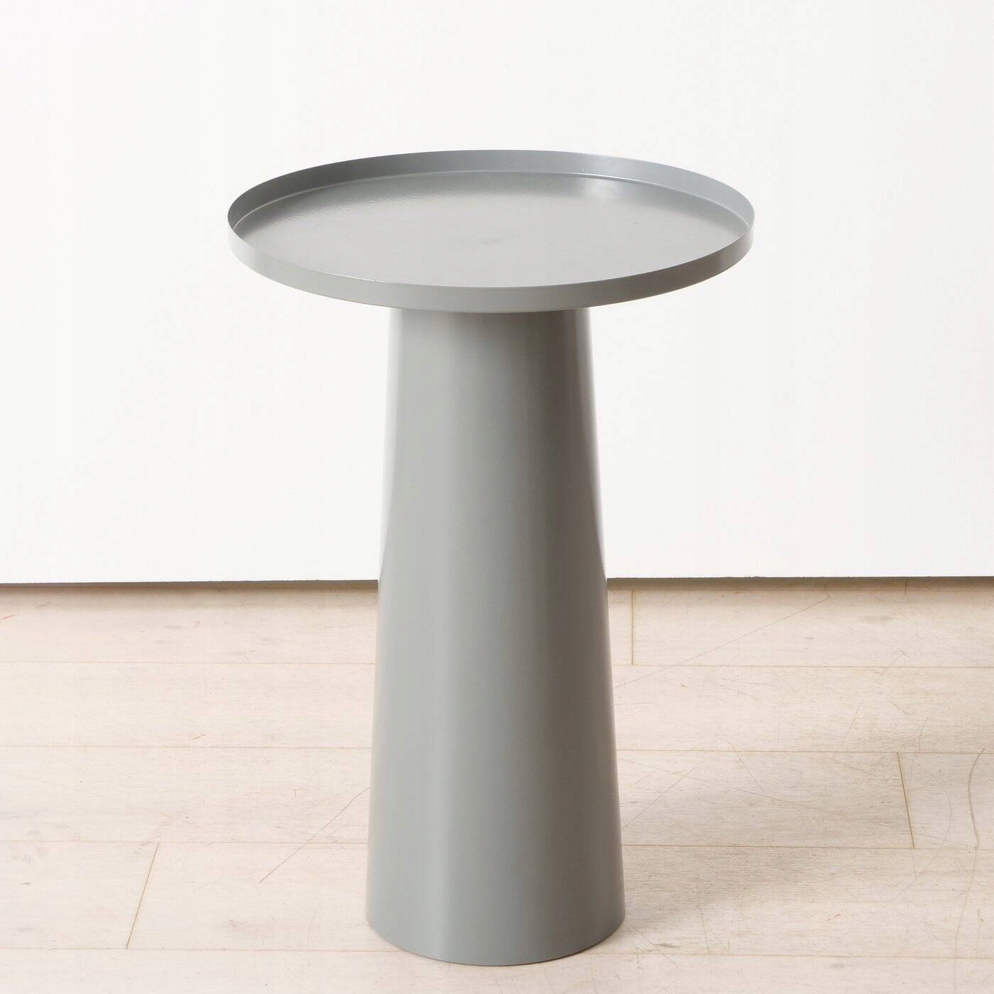 Trwała konstrukcja z żelaza pokrytego proszkowo