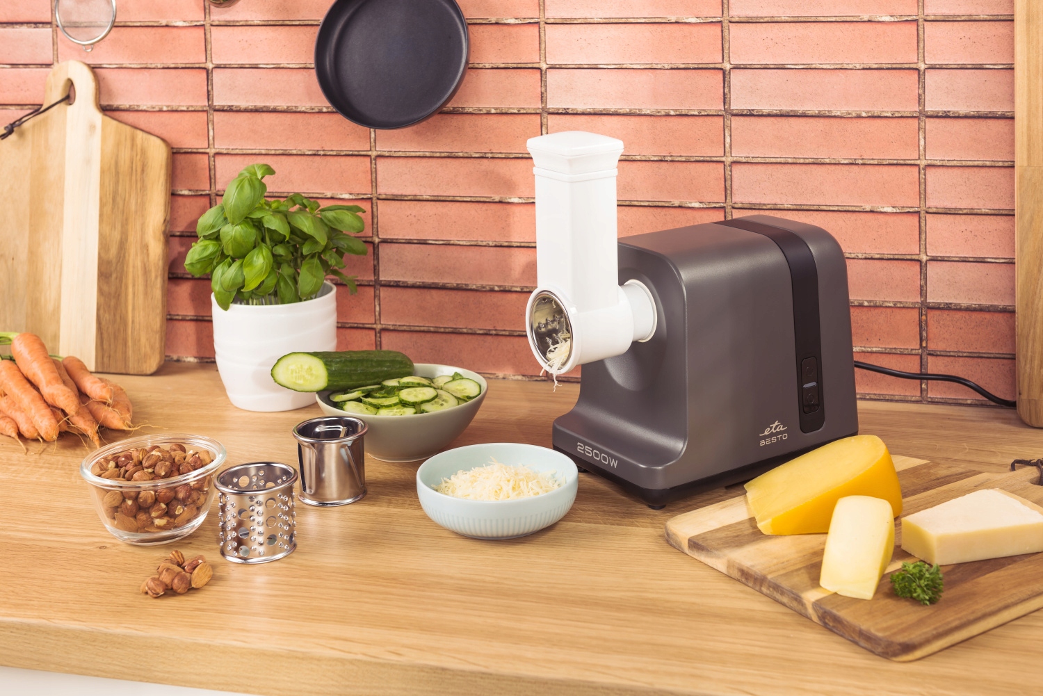 Łatwość obsługi – Dwie prędkości i funkcja REVERS