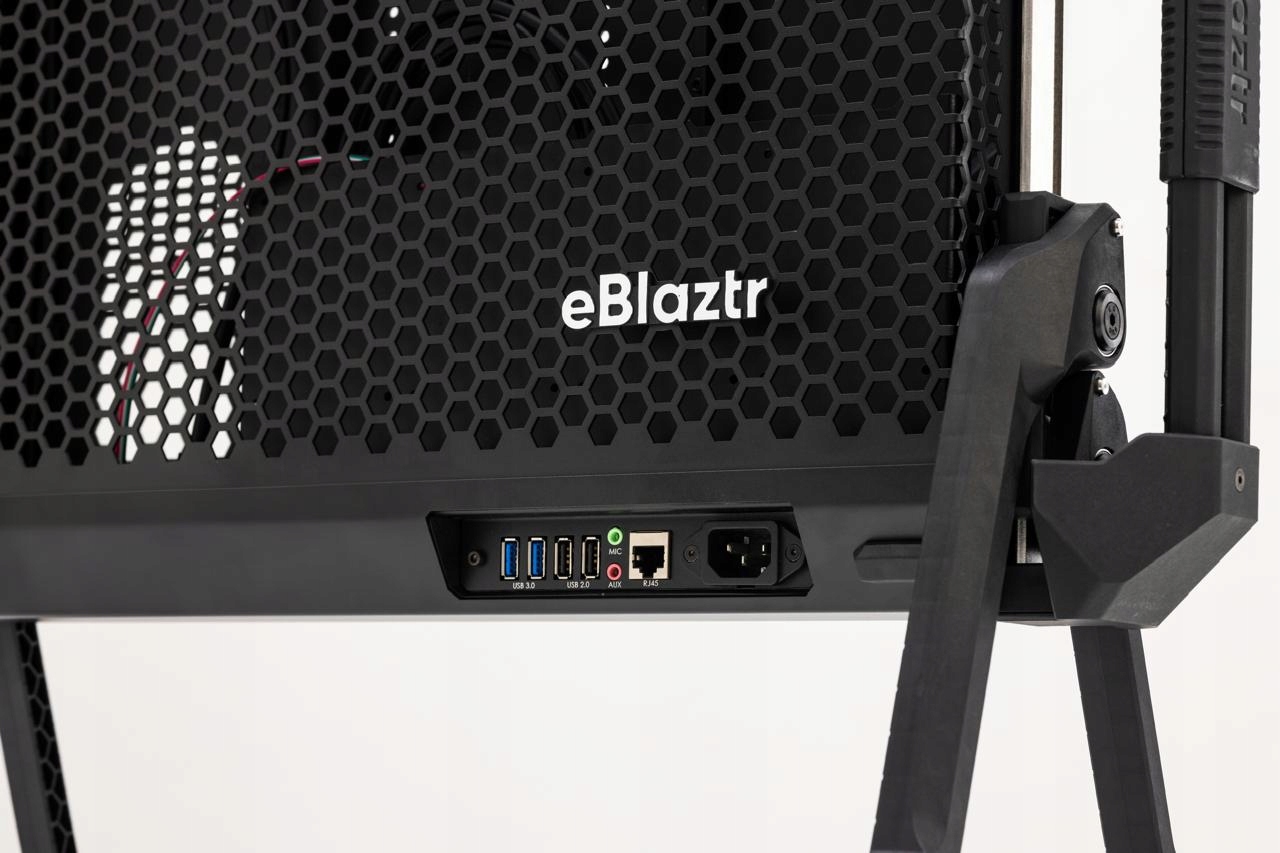 Szeroki wachlarz złączy USB i Ethernet