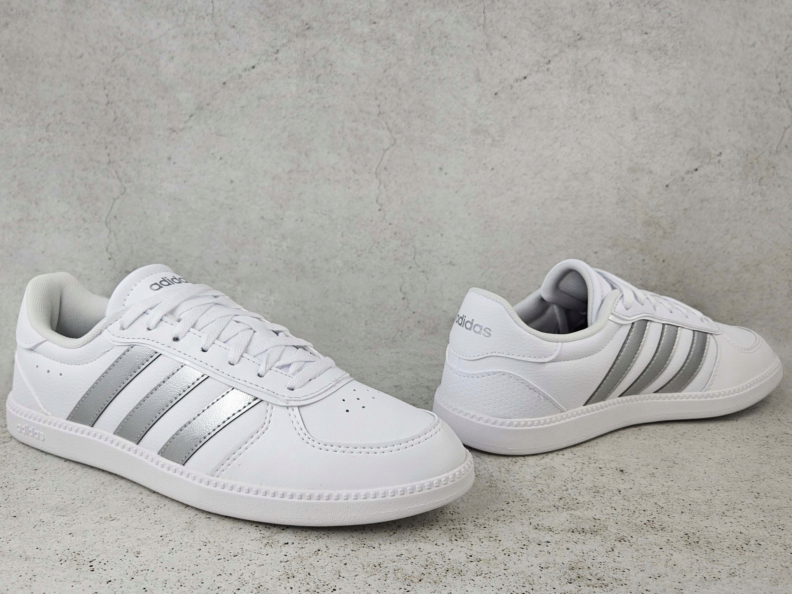 Buty damskie adidas Breaknet Sleek – Klasyka i styl na co dzień