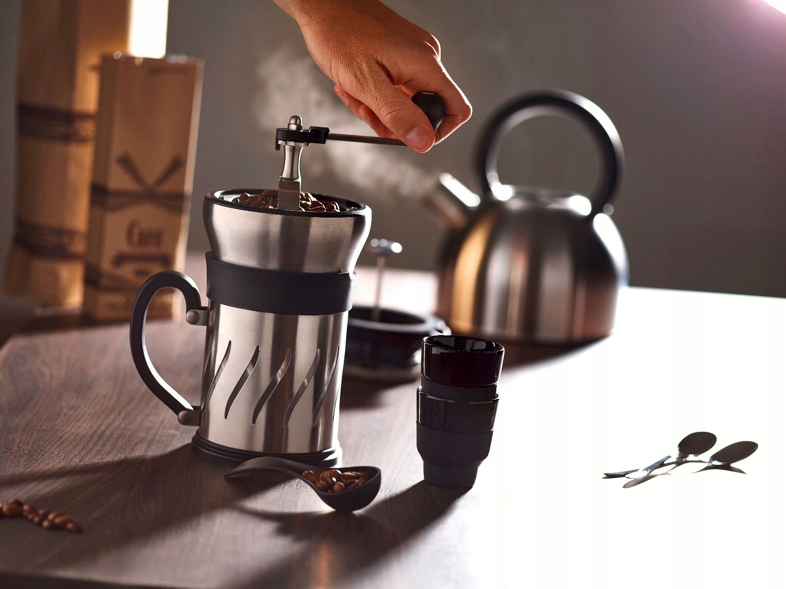 Wygodny uchwyt – Zaparzanie kawy jeszcze nigdy nie było tak proste