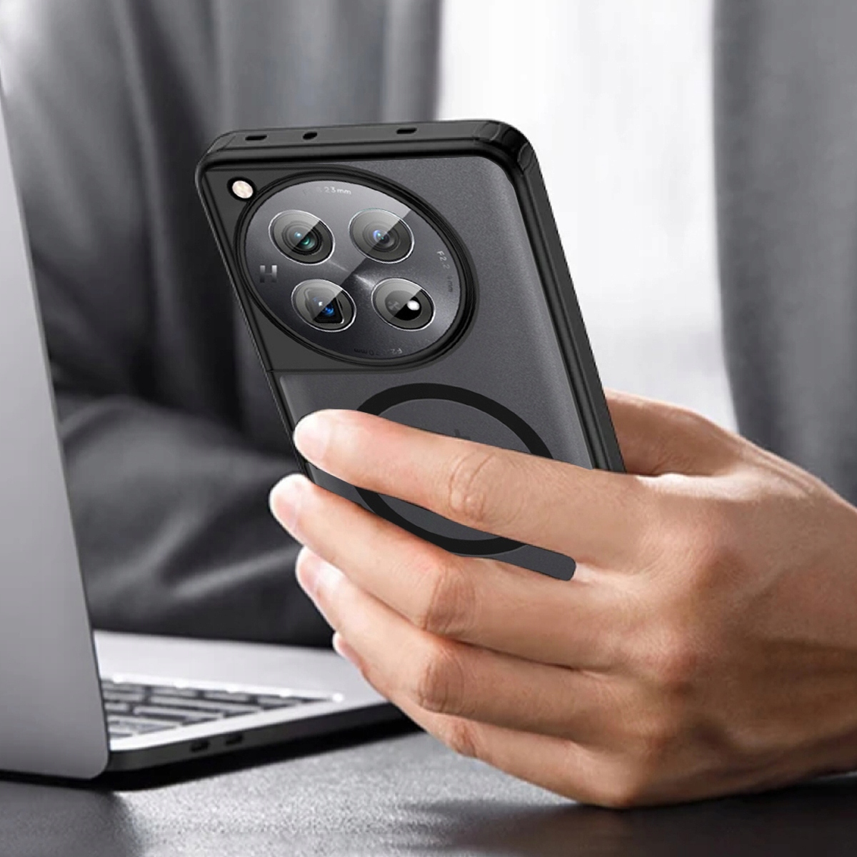 Precyzyjne dopasowanie – Wygodny dostęp do przycisków i portów