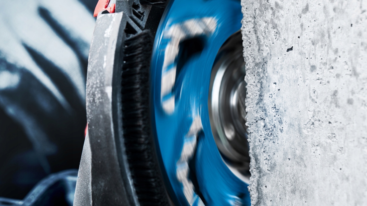 Bosch EXPERT Diamentowa Tarcza Garnkowa 125 x 22,23 x 4,5 mm – Wydajność i precyzja w szlifowaniu