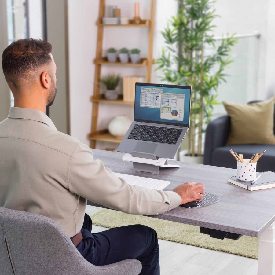 Ergonomia pracy - podnieś ekran laptopa na odpowiednią wysokość