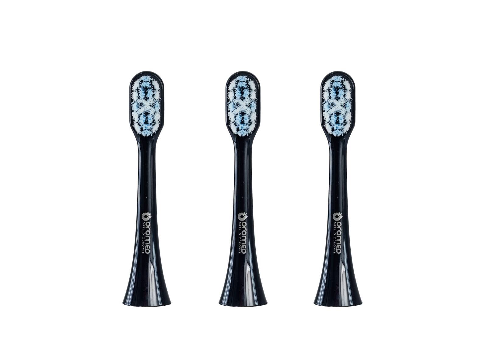 Dopasowanie do kształtu zębów i delikatne masowanie dziąseł