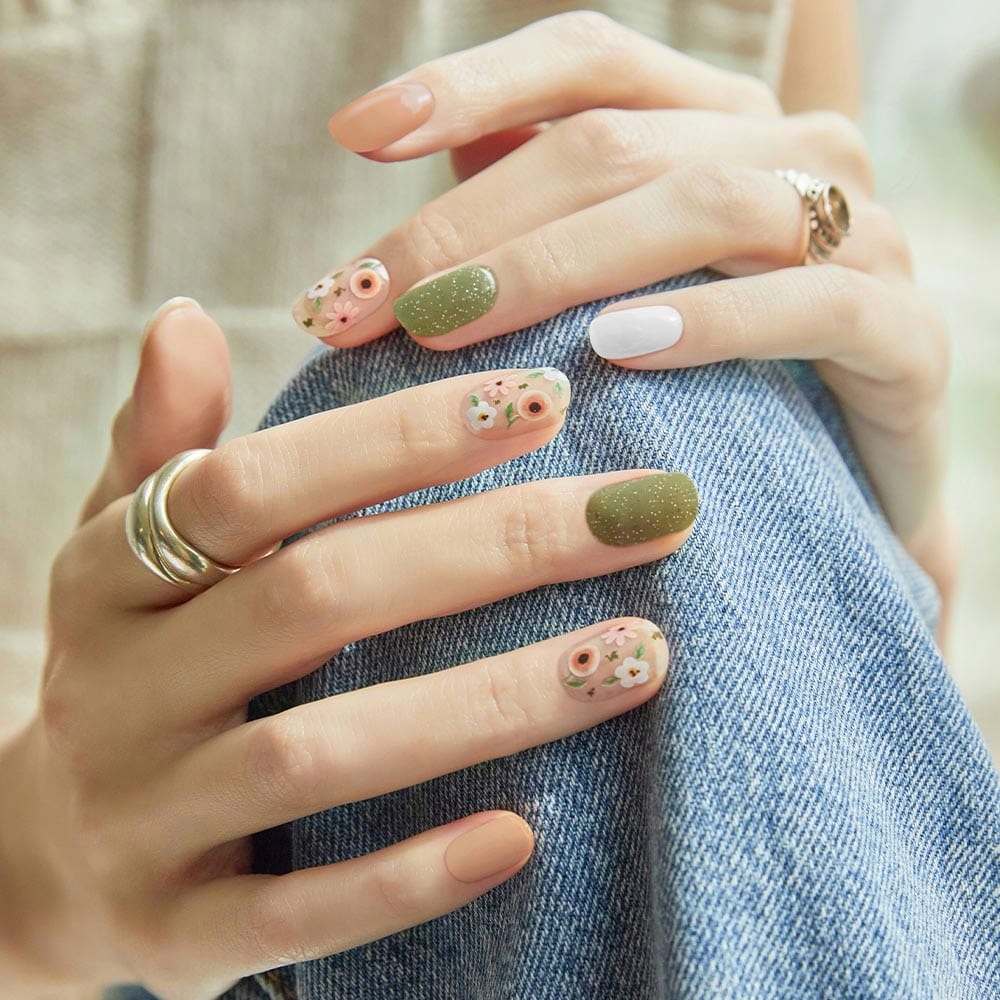 Ohora Lakier hybrydowy w naklejce Secret Garden – Zmysłowy manicure w tajemniczym ogrodzie