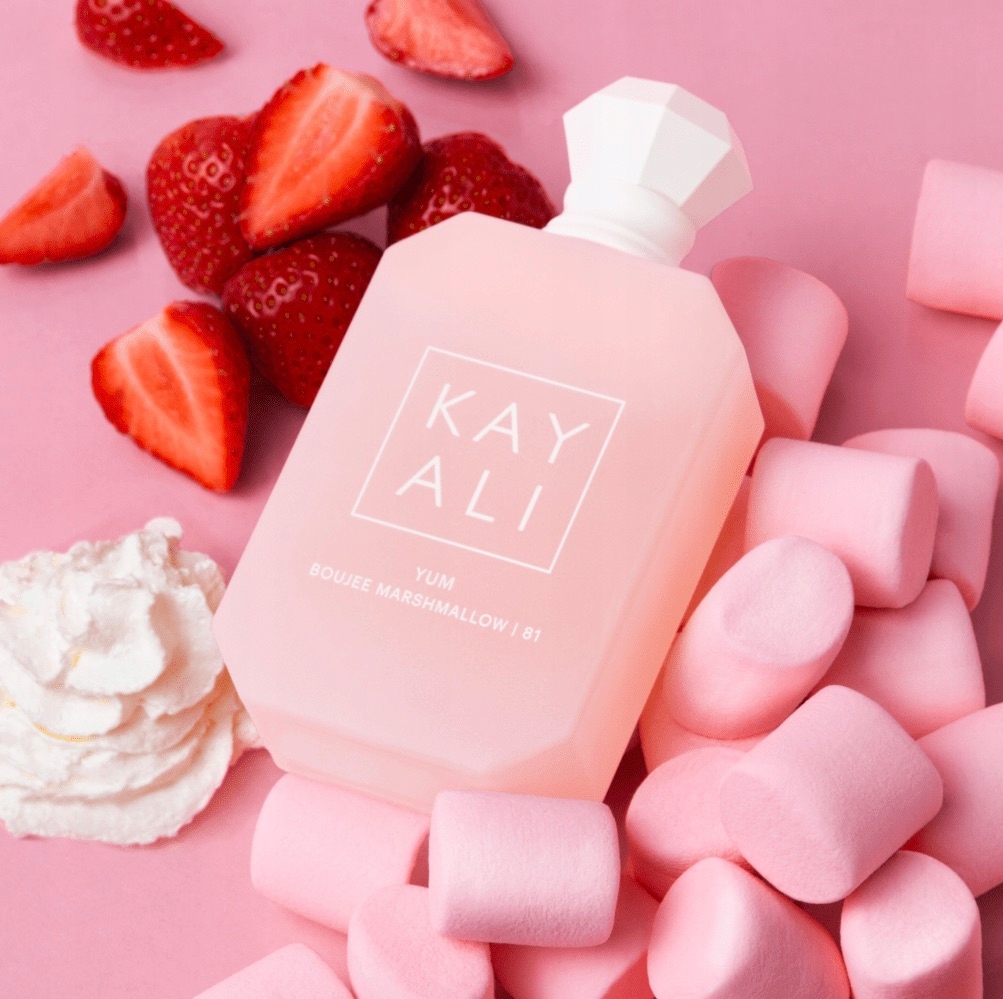 Luksusowa kompozycja z pianką marshmallow i truskawką