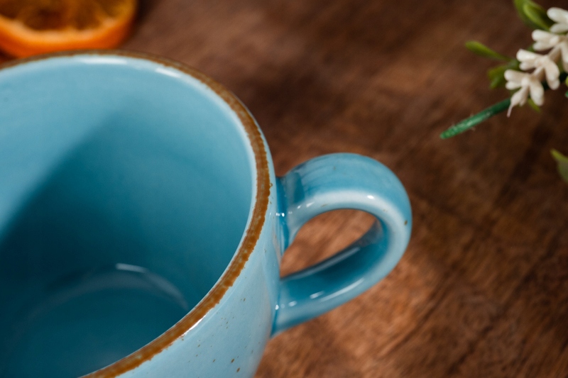 Elegancki design filiżanki Aida z porcelany