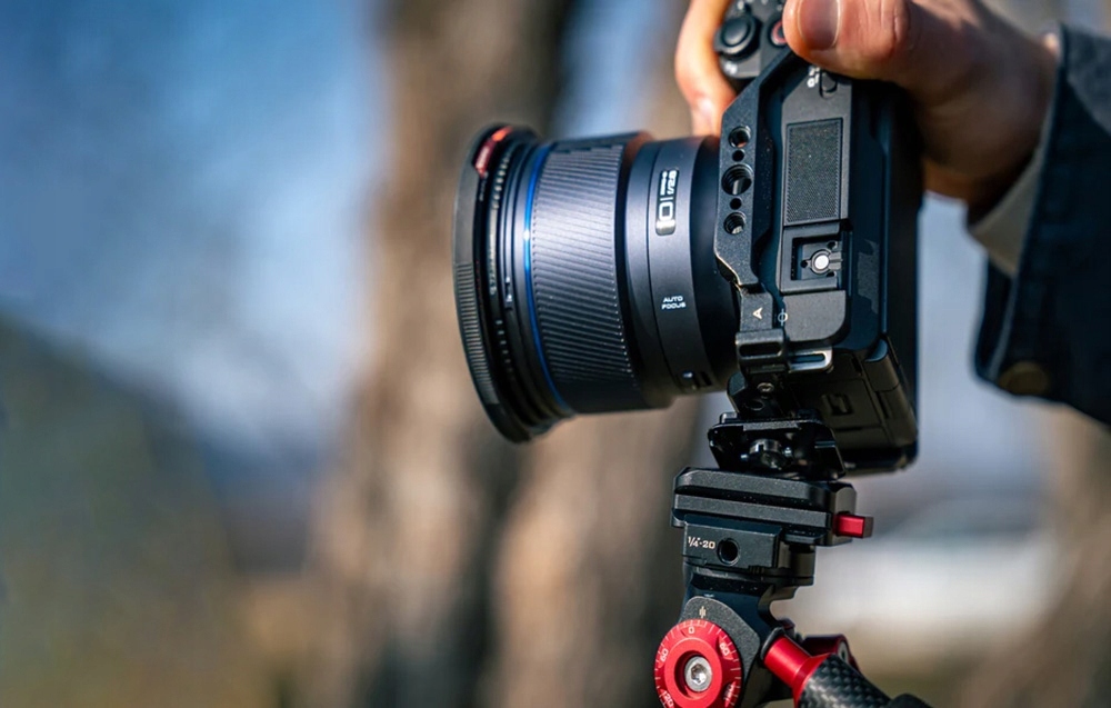 Szeroka kompatybilność – Pasuje do większości statywów i aparatów