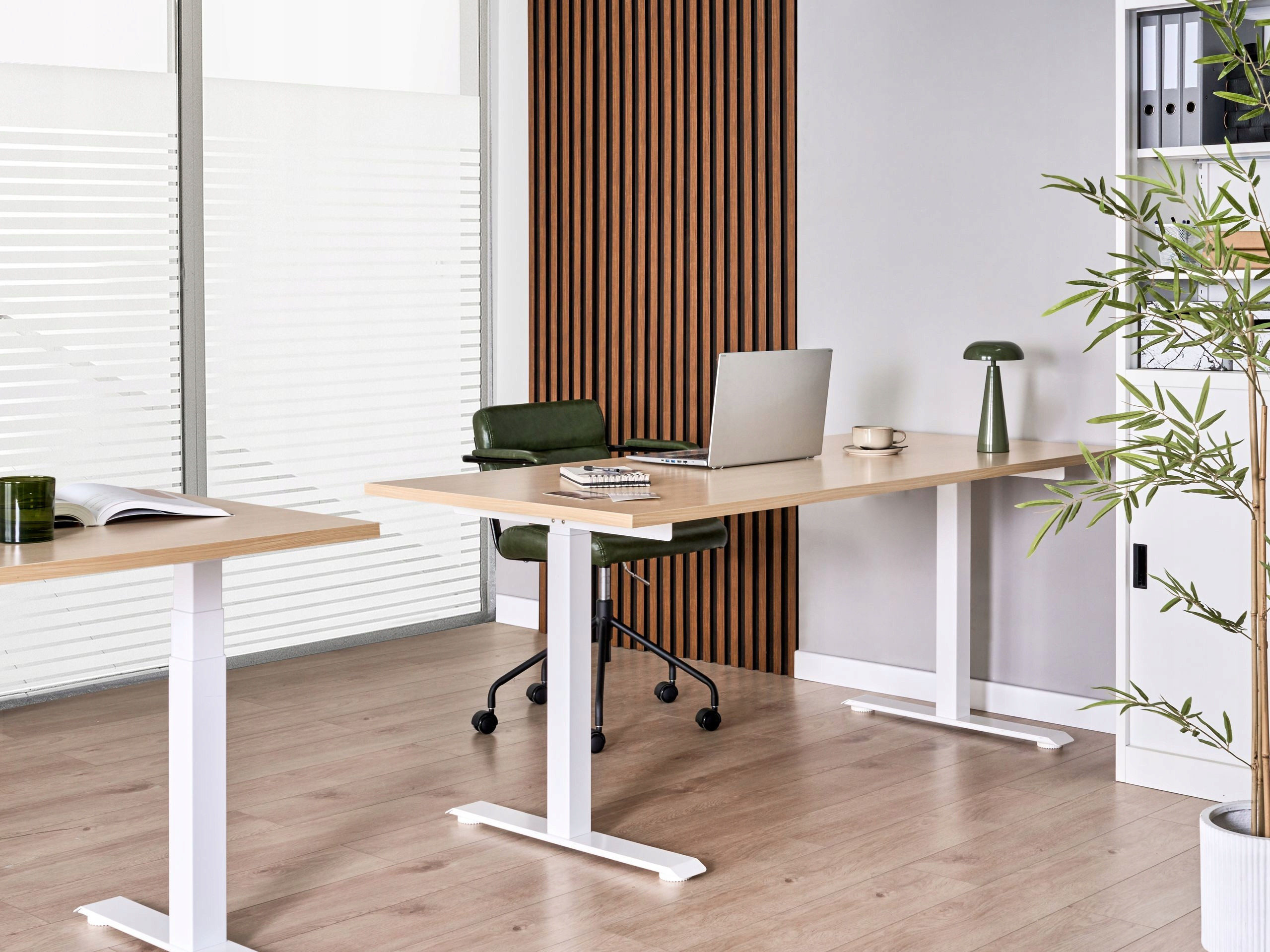 Biurko regulowane elektrycznie DESTINES Jasny brąz/biały 180 cm – Komfort i styl w Twoim biurze