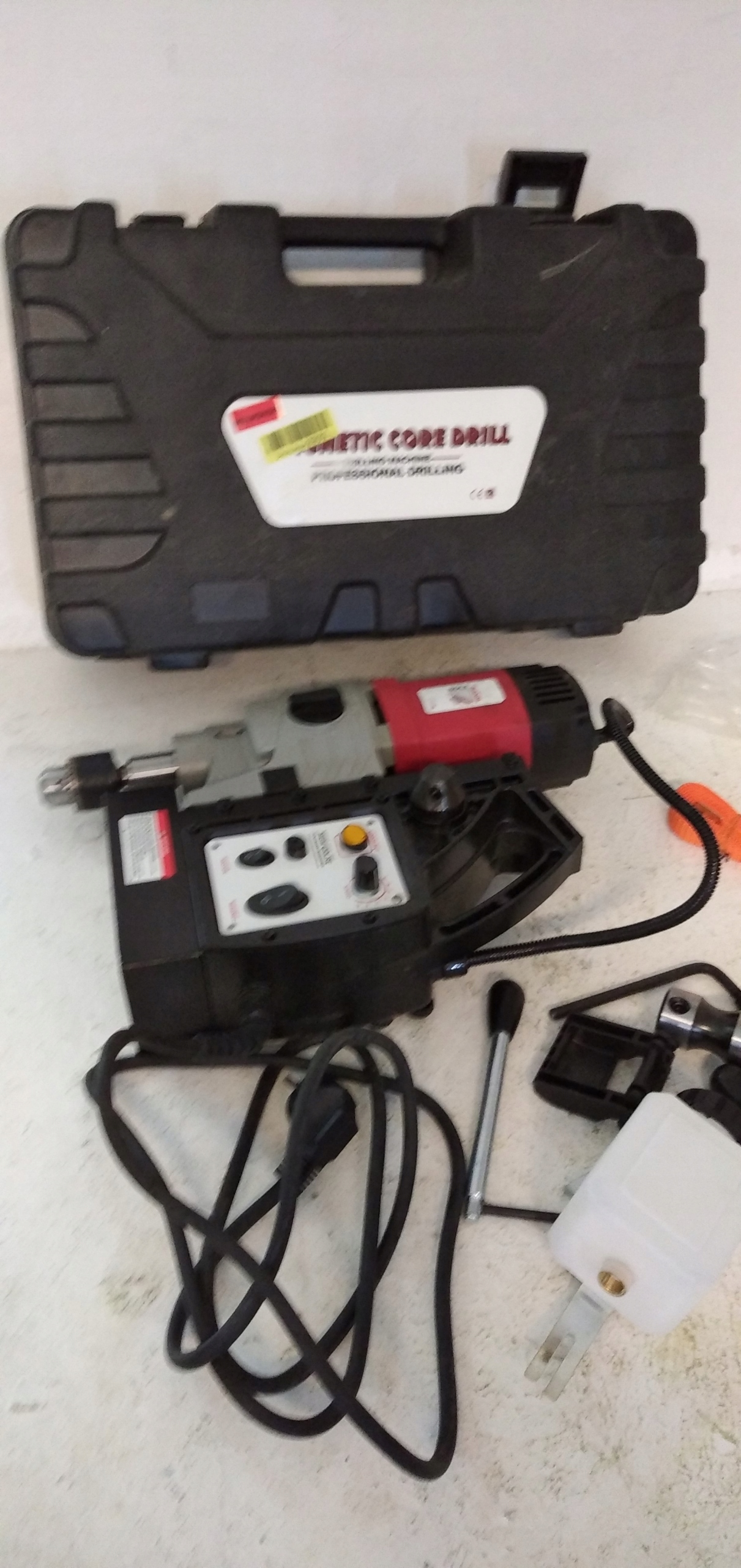 Maksymalna średnica wiercenia rdzeniowego 45 mm