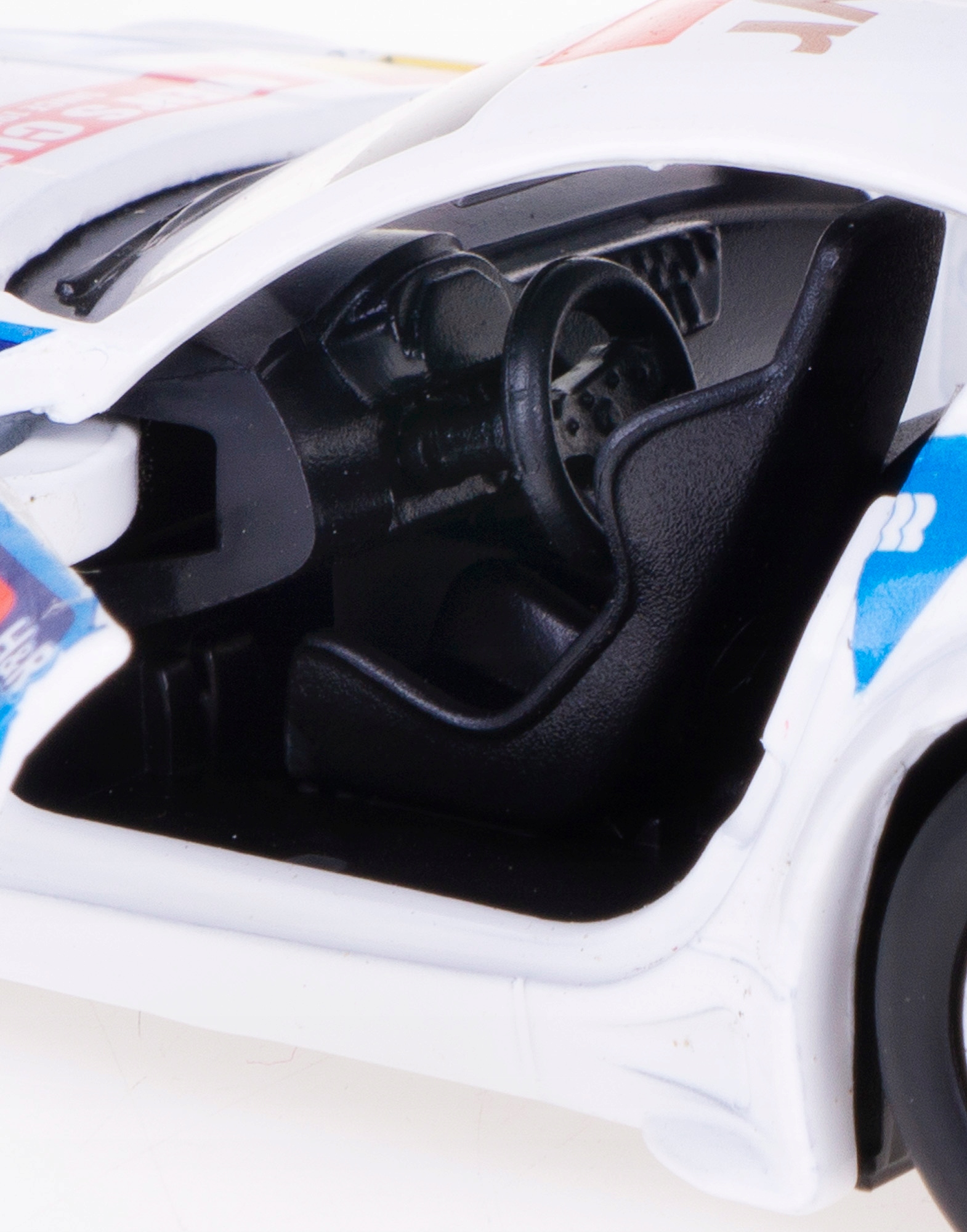 Precyzyjne detale i wykonanie – Odkryj pasję motorsportu