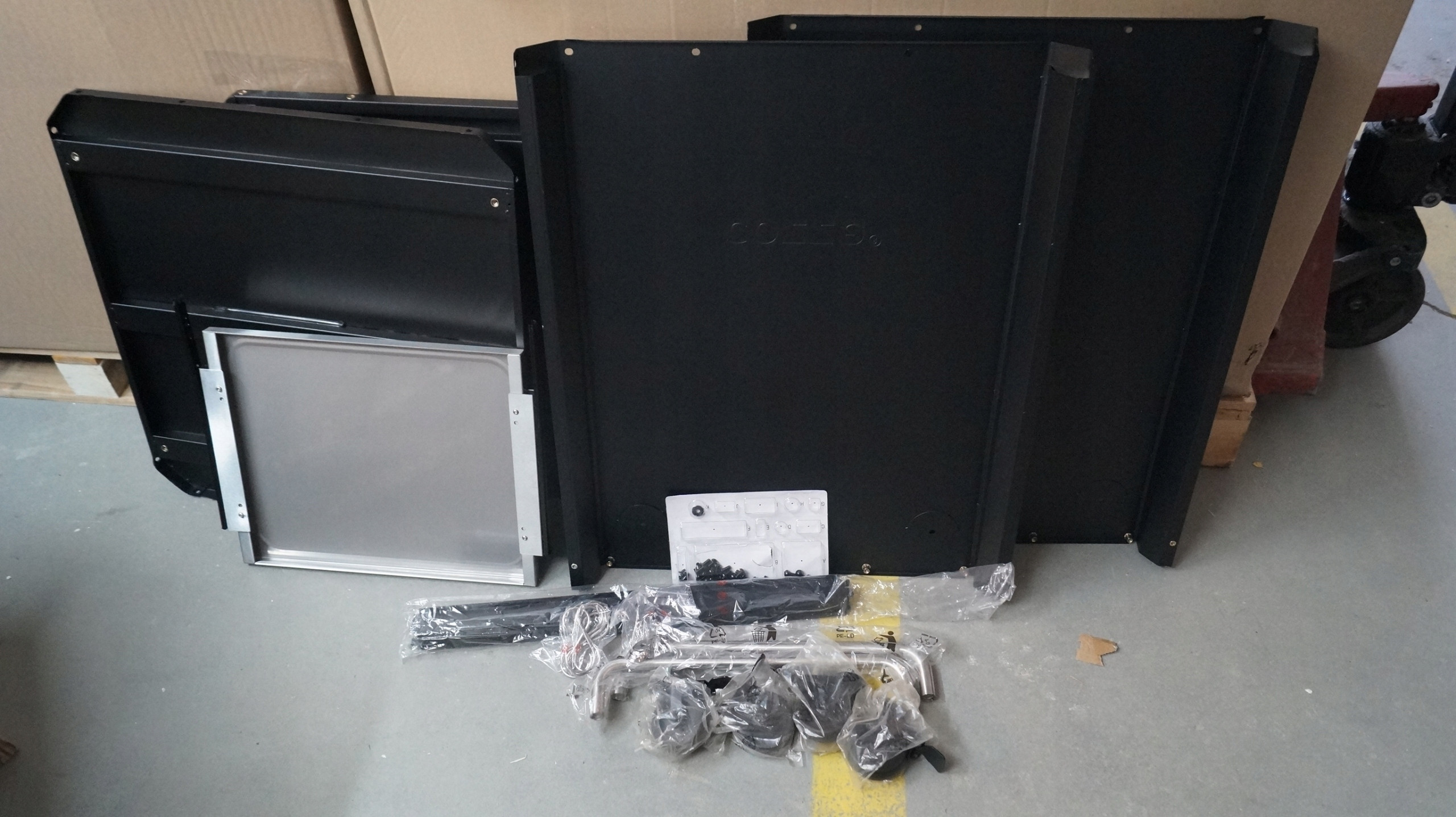 Wysuwany stół roboczy - idealny do grillowania