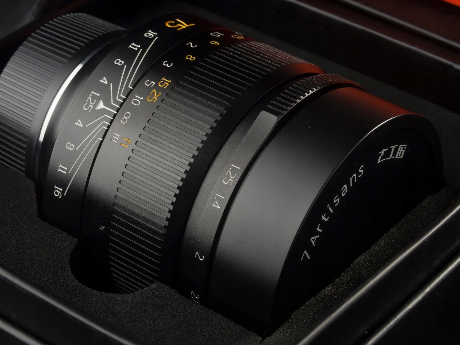 Wyjątkowa jasność i stałoogniskowa konstrukcja