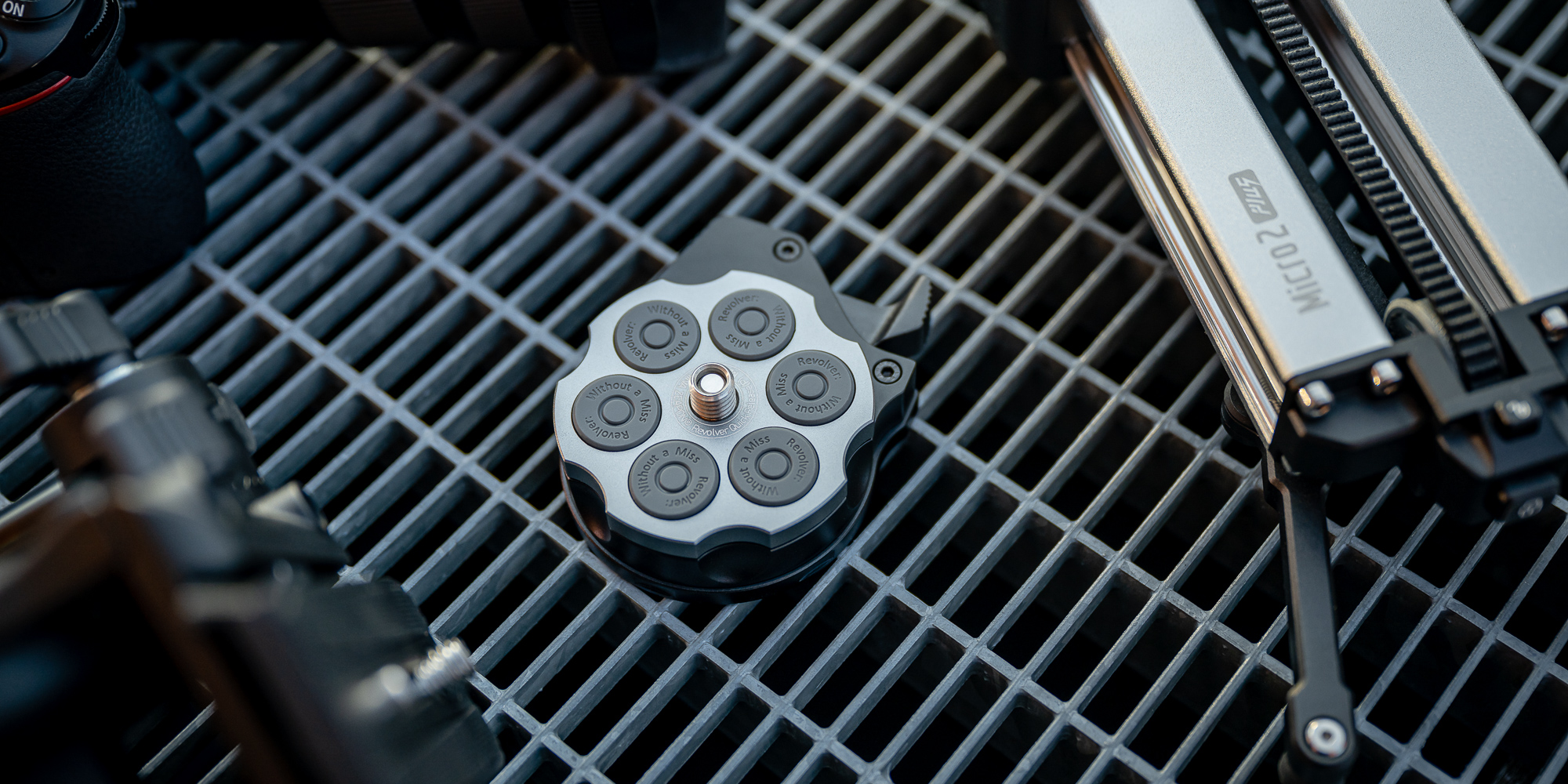 Płytka szybkiego montażu Zeapon Revolver Quick Release Pin - Innowacyjny gwint 2 w 1