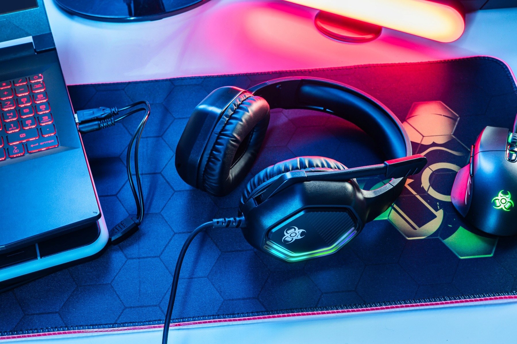 Wydajne przetworniki 40 mm dla mocnych basów