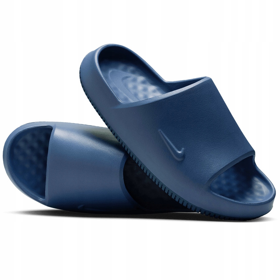 Kolor diffused blue – modny wybór na plażę i basen