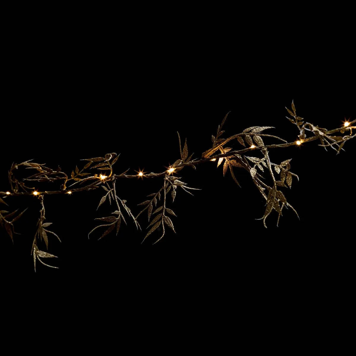 Wymiary girlandy – 240 x 1 x 4 cm dla różnych powierzchni