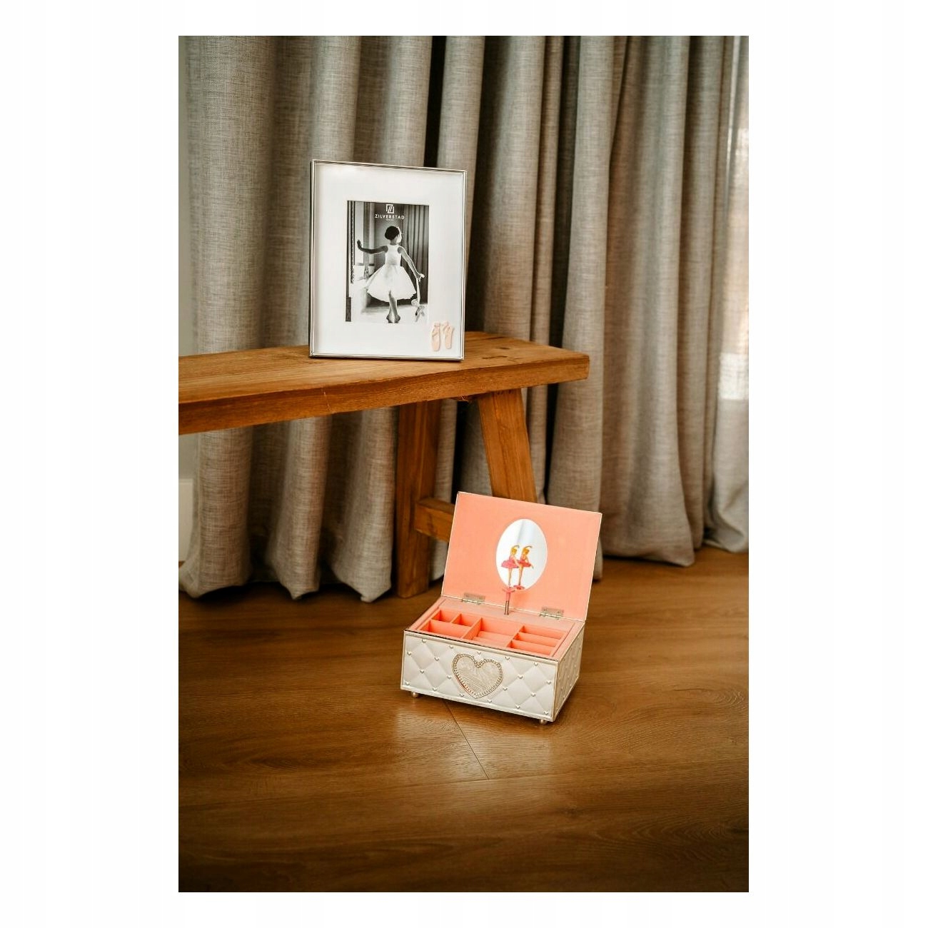 Stylowy design – Idealna do postawienia i zawieszenia