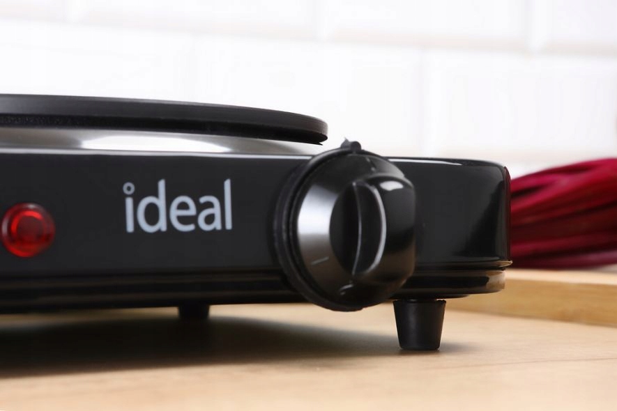 Dwie płyty grzejne o średnicy 15,5 cm – efektywne gotowanie