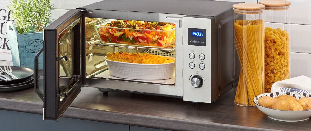 Wysoka moc 900 W i grill 1200 W – Szybkie gotowanie i chrupiące potrawy