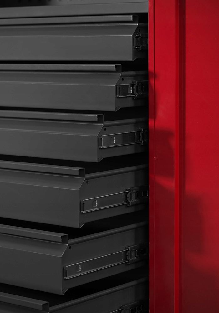 Funkcjonalność z 7 szufladami i dużą komorą przechowywania