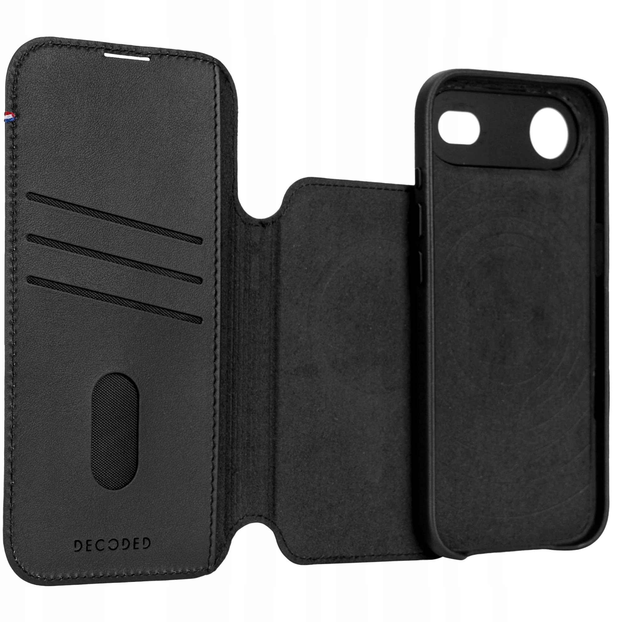 Precyzyjnie wycięte otwory na USB-C i audio