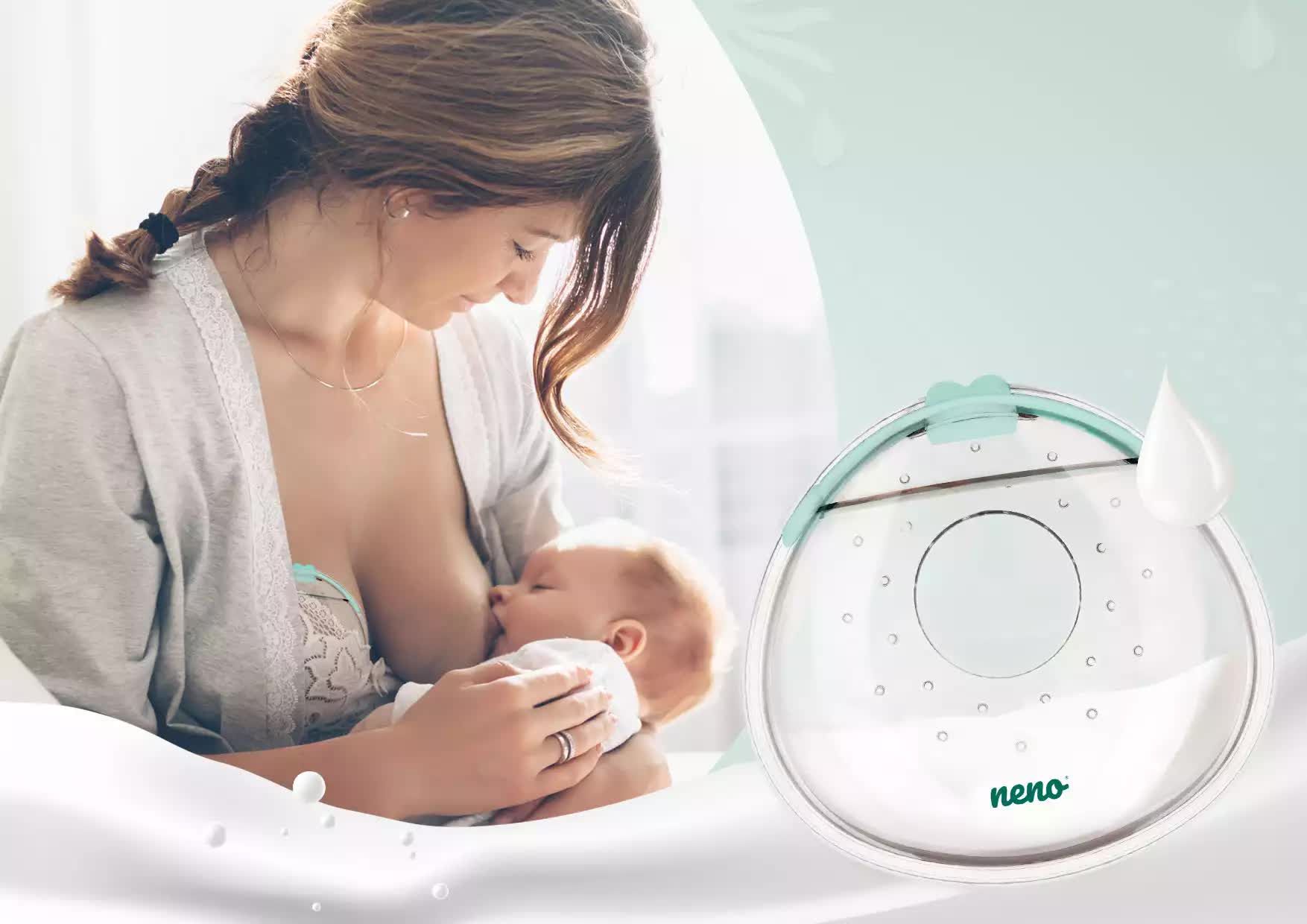 kobieta karmiąca maluszka i korzystająca z kolektora Neno Claro 