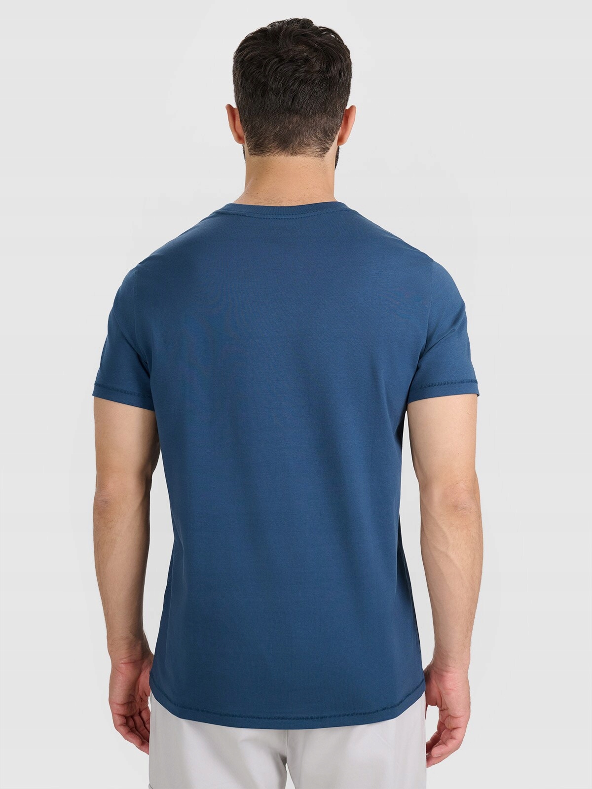 Klasyczny krój regular – Idealne dopasowanie do każdej sylwetki