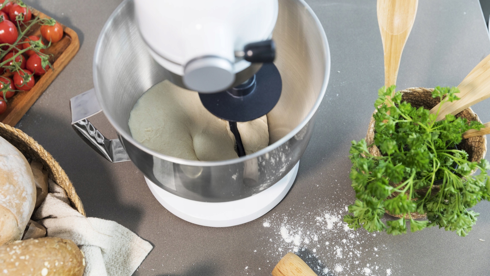 Wydajność i moc 800W – Idealne do gęstych ciast