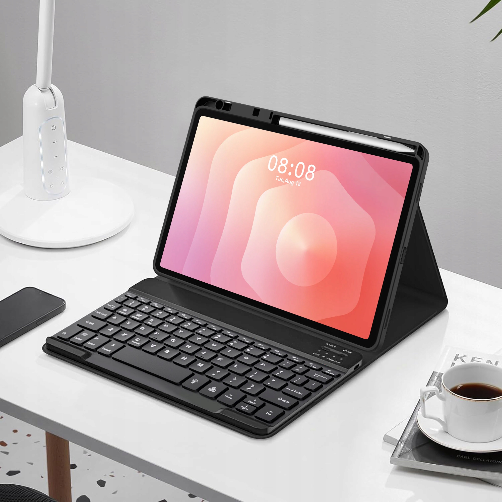 Rozkładany case jako podstawka – wygoda w pracy