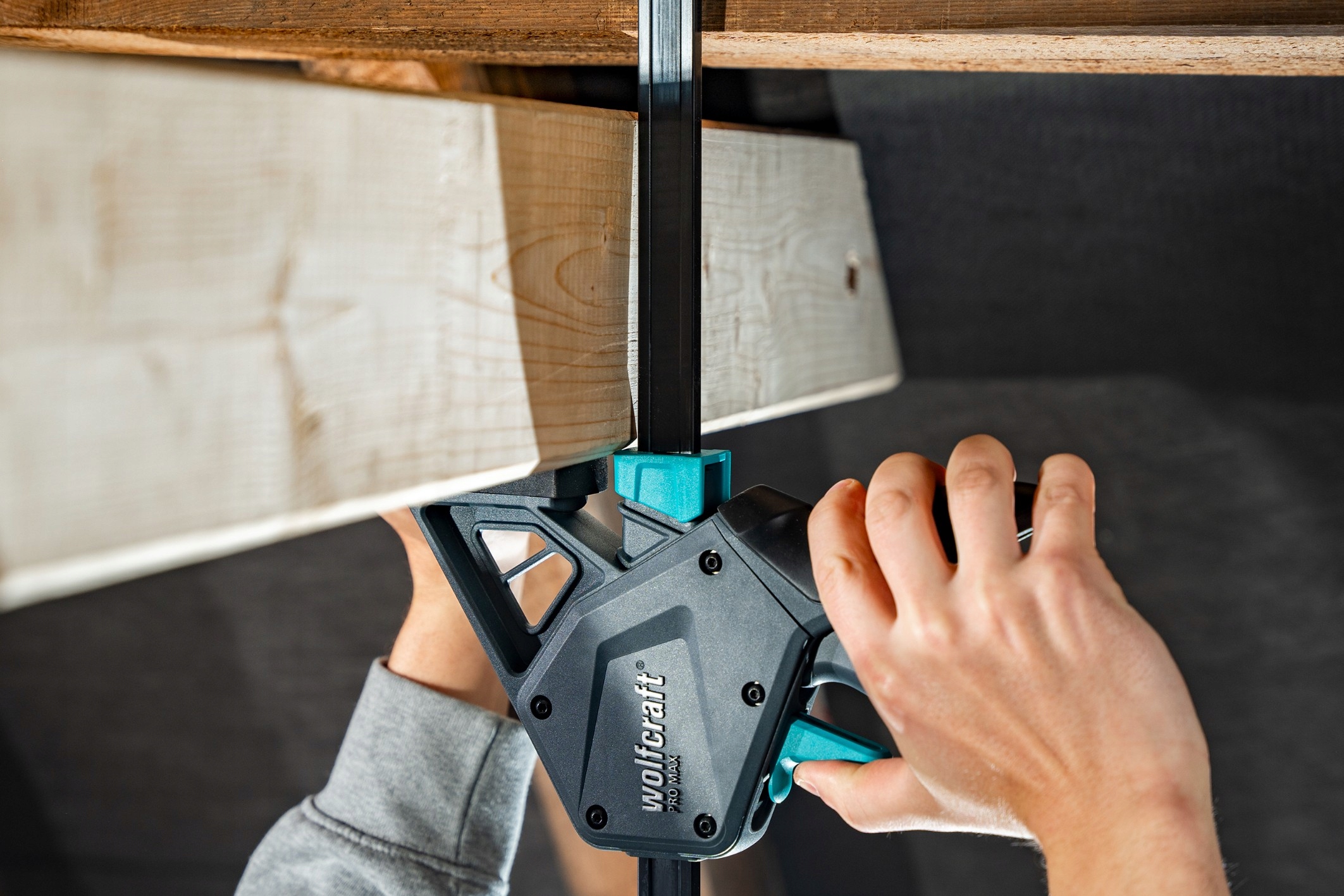 Ścisk jednoręczny 300 mm PRO MAX wolfcraft – Twój niezawodny partner w pracy