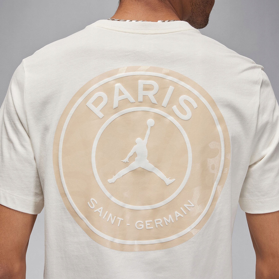 Koszulka Nike PSG SS Logo Tee FN5332-133 – Klasyka dla fanów Paris Saint-Germain