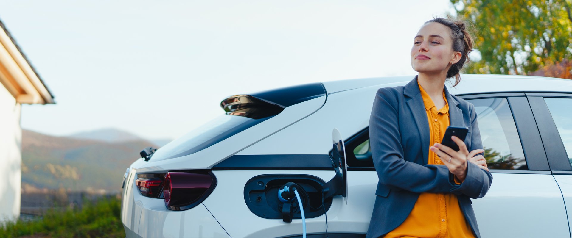 Mobilna ładowarka do samochodu elektrycznego Qoltec EV z regulacją 2w1 Typ 2 – Szybkie ładowanie w każdych warunkach