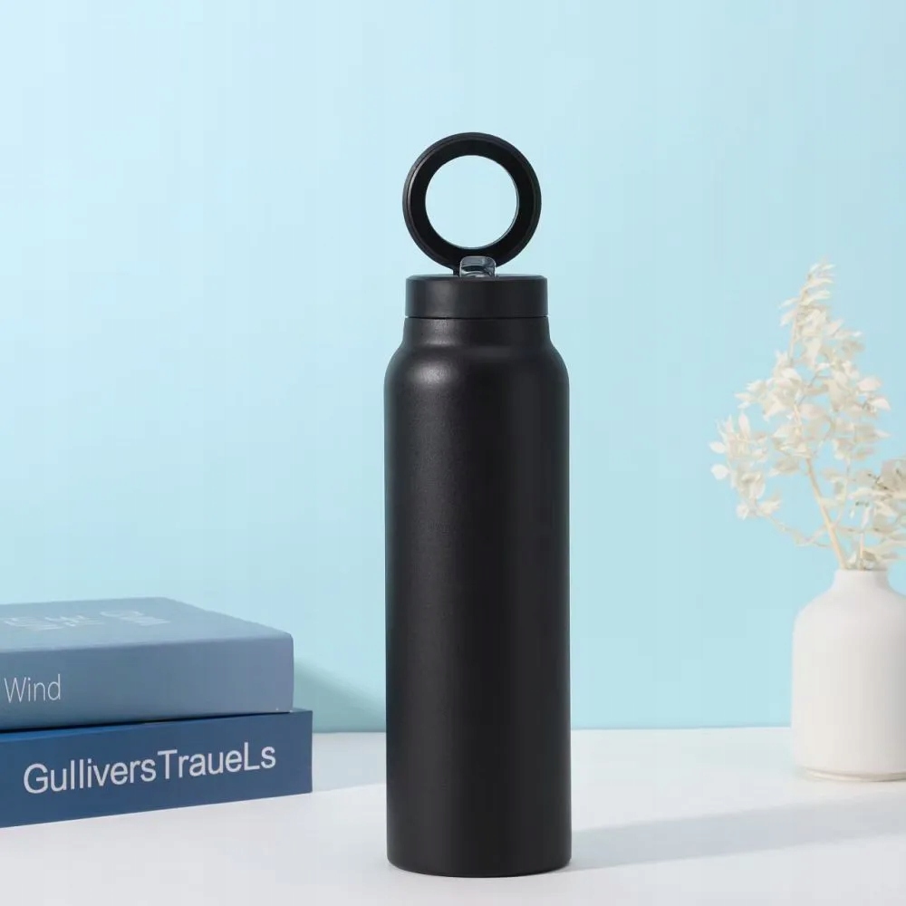 Pojemność 950 ml – Doskonała na podróże i treningi