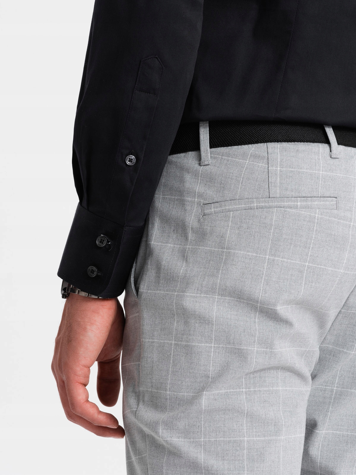 Klasyczna koszula męska SLIM FIT z satyny czarna V4 OM-SHOS-0176 M – Elegancja na każdą okazję