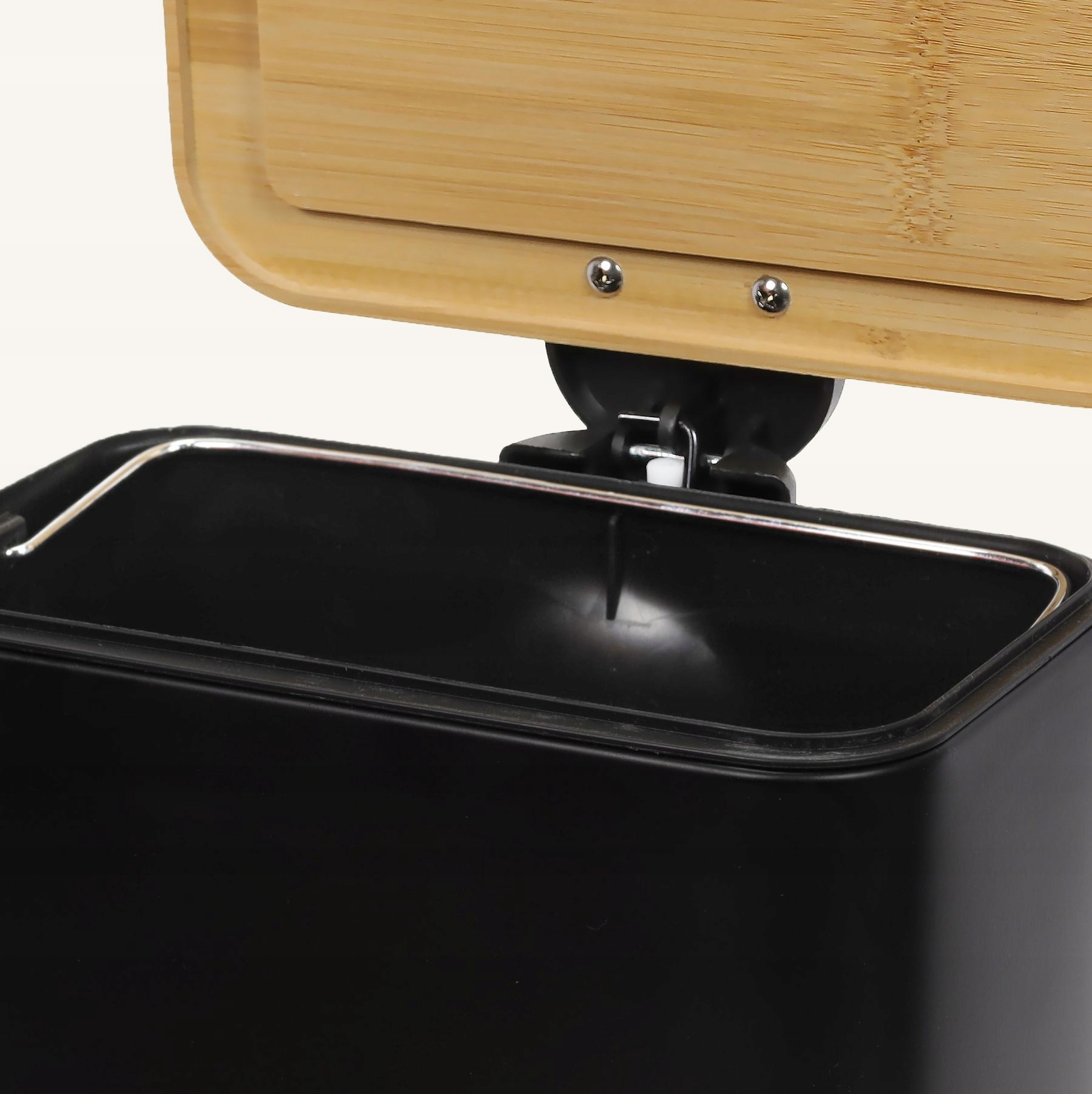 Wąski kosz łazienkowy z bambusem ZETRU, 5 l – elegancja i funkcjonalność w Twojej łazience