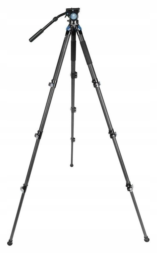 Lekka konstrukcja z włókna węglowego – Wytrzymałość i mobilność