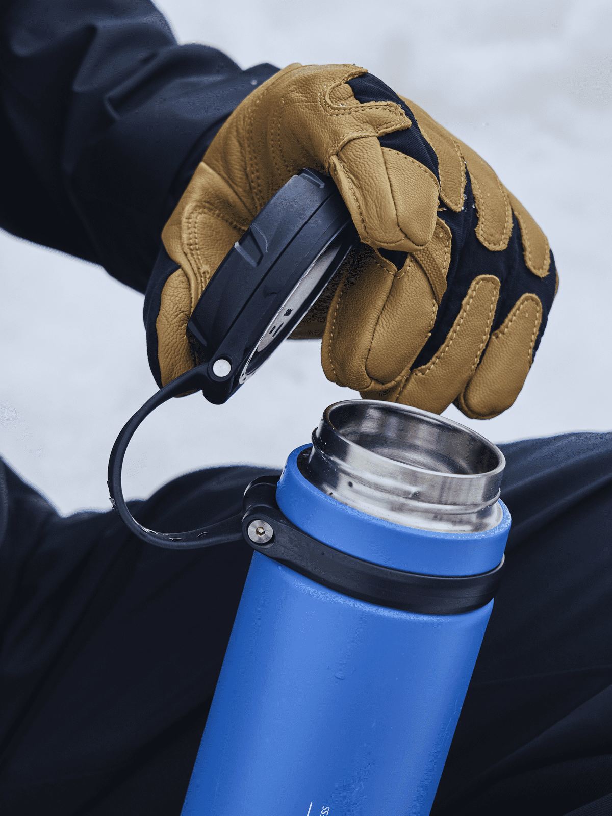 2156006_fuse-ss-blue_lid-open-close_optimized.png