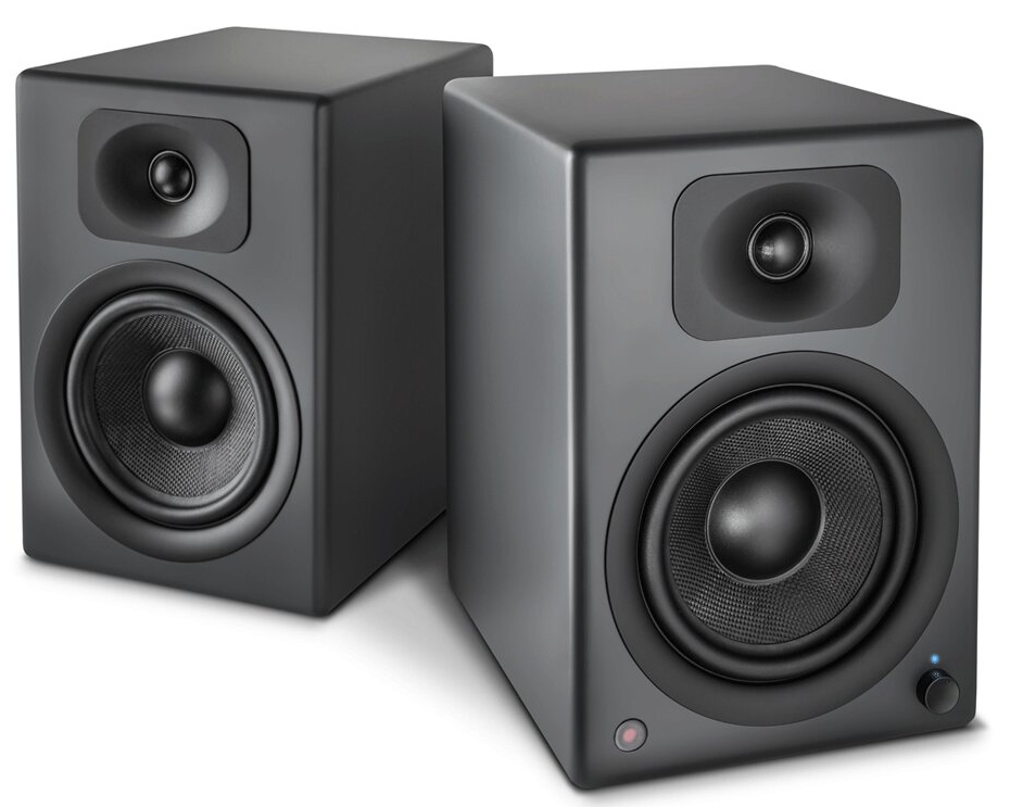 Wbudowany wzmacniacz z automatyczną regulacją dźwięku