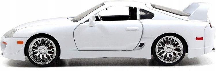 Funkcjonalność: otwierane drzwi, bagażnik i maska silnika