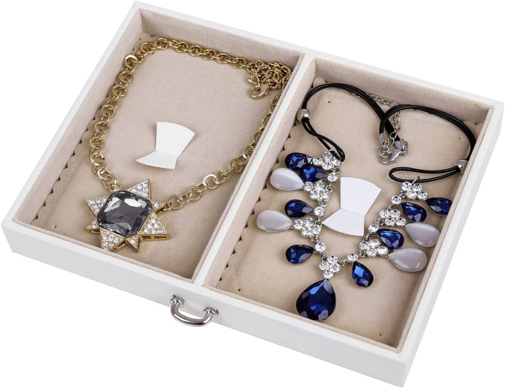 Praktyczne przegródki i szuflady na biżuterię