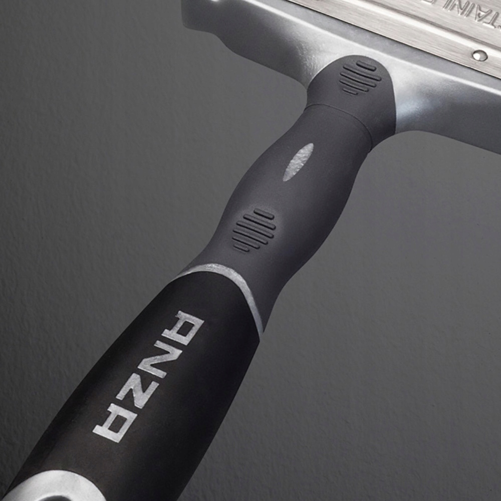 Ergonomiczne uchwyty dla większej precyzji